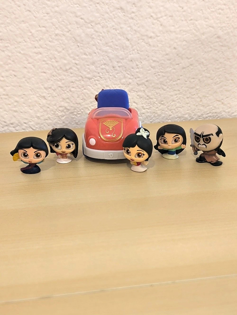 Disney Doorable Mulan Set With Car